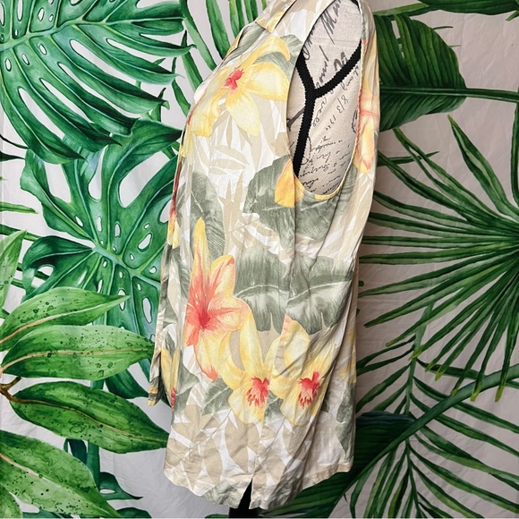 LizGolf Liz Claiborne XL 100% Silk Floral White Green Button Down Sleeveless Top - Picture 2 of 7